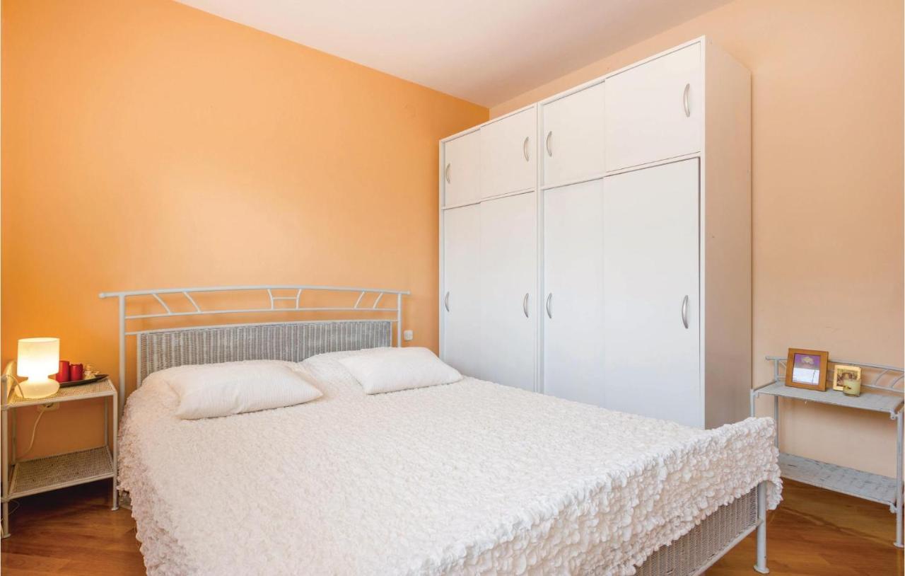 1 Bedroom Amazing Apartment In Rijeka Ngoại thất bức ảnh